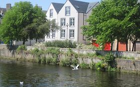 Luxury Riverbank Apartment, Nairn